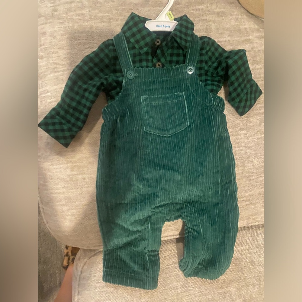 Baby boy velour romper with button up